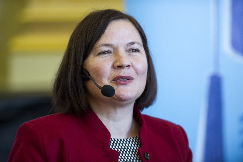 Dr. Simone Danek in der Podiumsdiuskussion