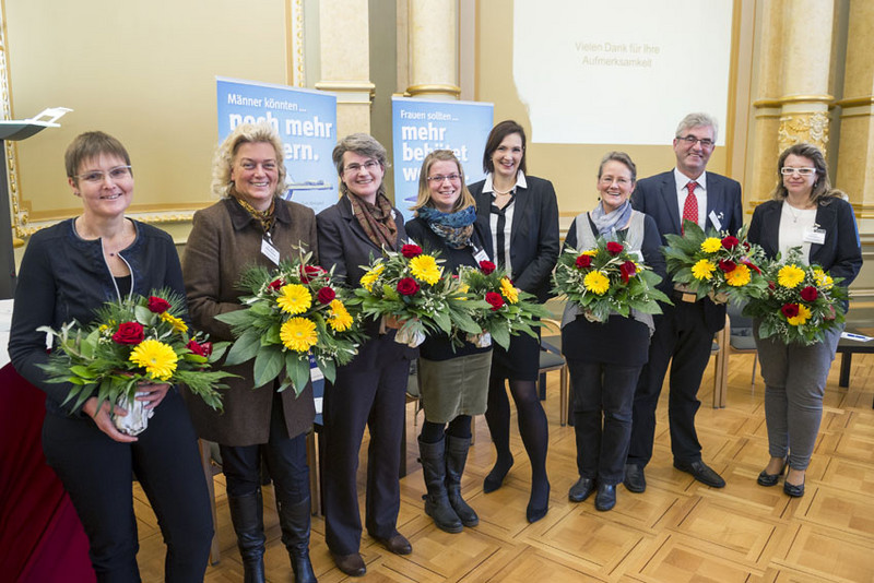 Teilnehmerinnen und Teilnehmer der Gesprächsrunde